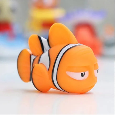 HOT Lovely Baby Bath Toys Water Spraying Squeeze Sounding Debbling Toys Kids Float Water Tub Rubber Bathroom Play Animals