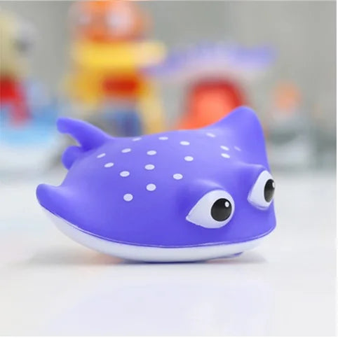 HOT Lovely Baby Bath Toys Water Spraying Squeeze Sounding Debbling Toys Kids Float Water Tub Rubber Bathroom Play Animals