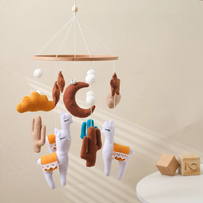 Wooden Crib Mobile Baby Bed Bell Rattle Toy Soft Felt Cartoon Bear Mobile Hanging Newborn Music Box Bed Bell Hanging Bracket Toy