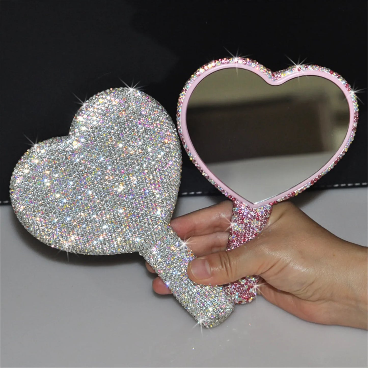 Diamond Handheld Makeup Mirror Love Heart Mirror Female Handle Makeup Cosmetic Beauty Tools Handheld Vanity Girls Make Up Mirror